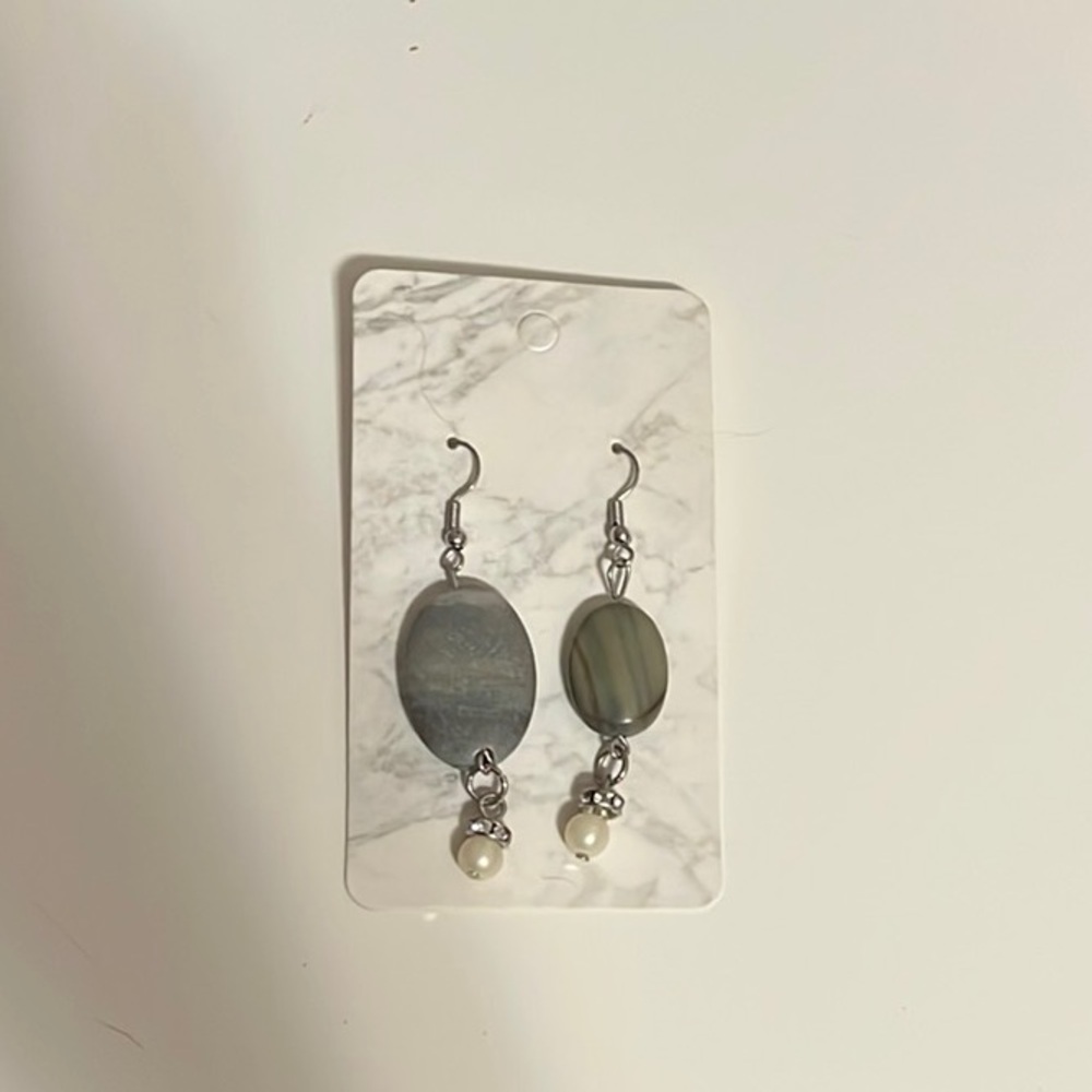 Elegant Gray and Pearl Dangle Earrings